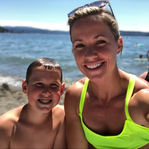 Meet your Posher, Emily - Picture 4 of 7